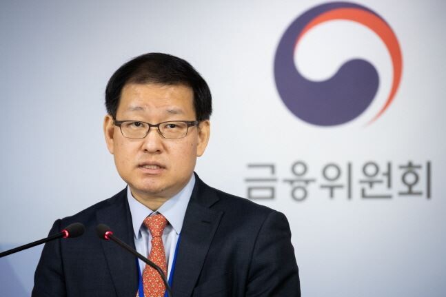 박정훈 자본시장정책관이 정부서울청사 합동브리핑실에서 열린 ‘현장 혁신형 자산운용산업 규제 개선 관련 기자회견‘에서 브리핑을 하고 있다.[사진 = 금융위원회 제공]