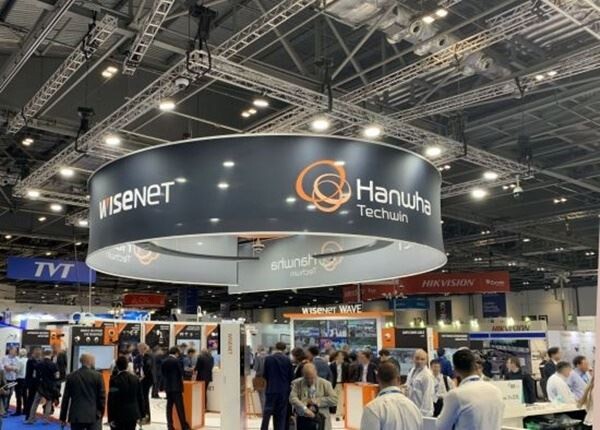 한화테크윈이 영국 ‘IFSEC 2019’ 전시회에 참가해 다양한 스마트 영상보안 솔루션을 선보이고 있다. [사진제공 = 한화테크윈]