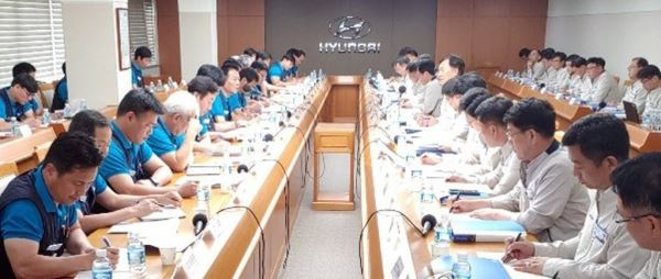 현대자동차 노사가 최근 국가적 위기상황이라는 인식을 공유하고 우여곡절 끝에 ‘2019년 임단협 잠정합의안’을 마련했다. [사진=연합뉴스]