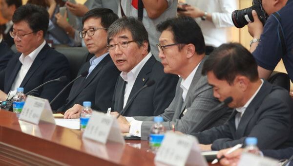 윤석헌 금융감독원 원장은 4일 서울 여의도 금융감독원에서 금융시장 전문가 간담회를 개최했다.[사진 = 금융감독원]