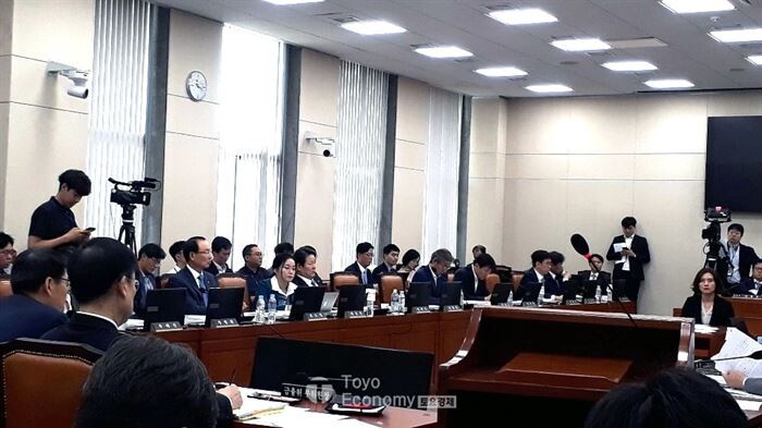 4일 국회 정무위원회 국정 감사 진행현장[사진 = 문혜원 기자]