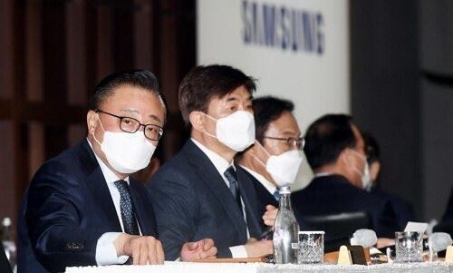 18일 삼성전자 주주총회 참석한 임원들. /(사진=연합뉴스)
