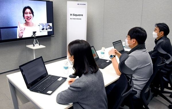 현대자동차가 신입·경력 채용에 화상면접을 도입해 코로나19 사태로 중단됐던 채용을 30일부터 재개한다고 26일 밝혔다. (사진제공=현대차)