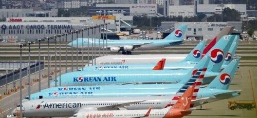 대한항공과 아시아나항공, 티웨이항공, 진에어, 에어부산 등의 항공사들이 상장사 1분기 분기보고서 제출 기한인 15일, 줄줄이 실적을 공개할 예정이다./ (사진=연합뉴스)