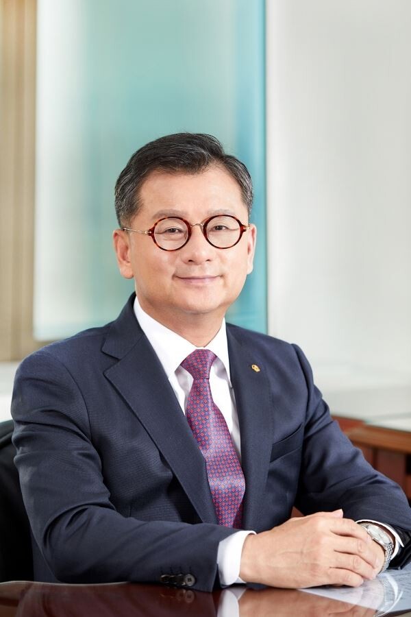 여승주 한화생명 사장은 3일 전 임직원들에게 "경쟁사보다 빠르게 ‘낡은 것을 깨고’ ‘새로운 판을 준비’하는데 함께 가야 할 것”이라고 주문했다.[사진제공=한화생명]