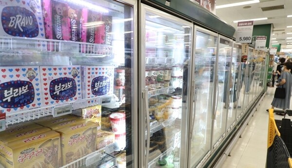 서울 시내 대형마트 아이스크림 판매대 모습 [사진=연합뉴스]