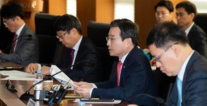 김용범 금융위원회 부위원장이 19일 오전 서울 여의도 한국증권거래소에서 열린 자본시장 혁신과제 현장 간담회에 참석해 모두발언을 하고 있다.[사진 = 금융위원회]