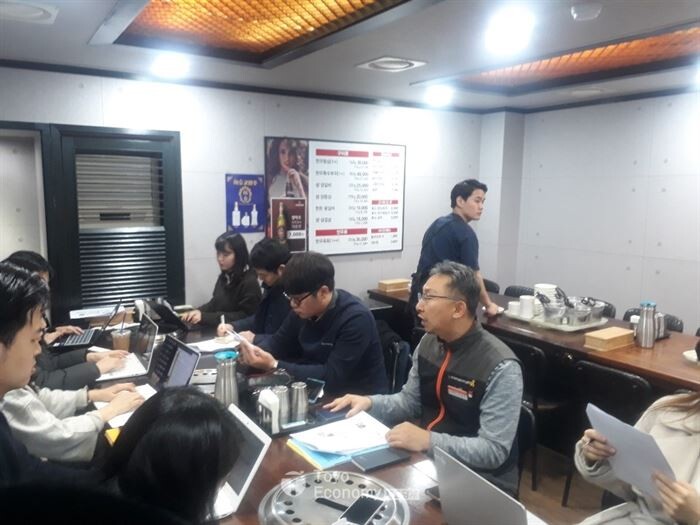 현대해상노조지부는 18일 광화문 한 음식점에서 ‘성과분배금 기준 축소 저지를 위한 기자간담회’를 열었다.[사진 = 문혜원 기자]