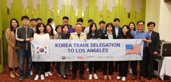 중소기업중앙회는 지난 3월 25일부터 31일까지 7일간 미국 뉴욕, 로스앤젤레스에 중소기업 12개사로 구성된 시장개척단을 파견, 수출상담을 진행했다.[사진제공=중소기업중앙회]