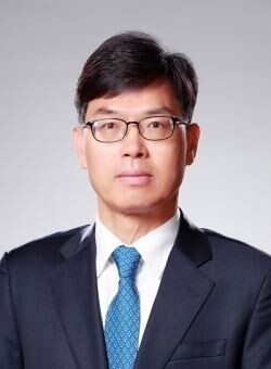 제5대 보험연구원장에 안철경 선임연구원이 선임됐다.[사진 = 보험연구원 제공]