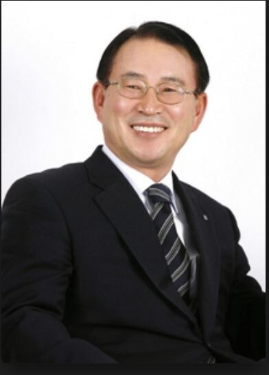 이백순 전 신한금융지주 회장 [사진 = 신한금융지주]