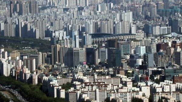 전국적인 전월세 시장의 안정세로 국민의 주거 수준은 전반적으로 개선됐지만 수도권 중심으로 여전히 내 집 마련 어려움이 있는 것으로 나타났다. [사진=연합뉴스]