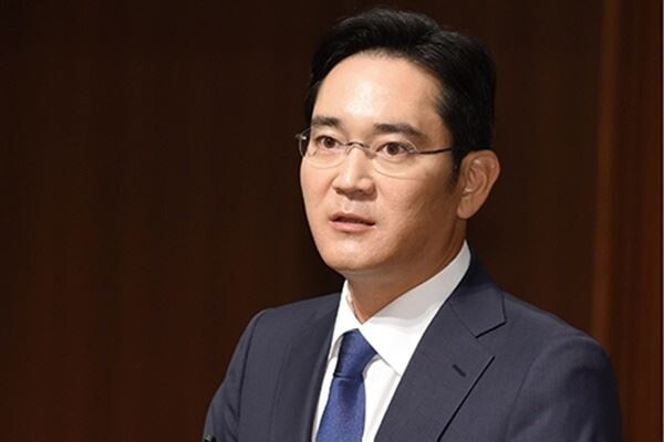 이재용 부회장은 지난 16일 일본 최대 통신사인 NTT 도코모와 2위 사업자인 KDDI 본사를 방문해 5G 사업 협력 방안을 논의했다.[사진=연합뉴스]