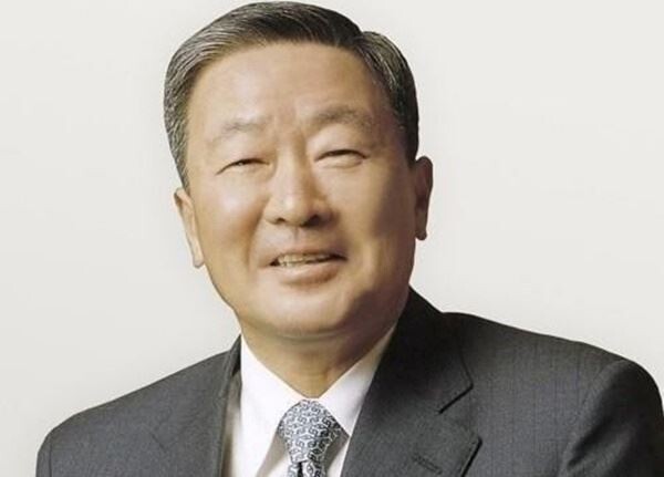 오는 20일 열리는 고(故) 구본무 전 LG그룹 회장의 1주기 추모식은 고인의 생전 모습을 담은 영상을 상영하고 추도 메시지를 낭독하는 수준으로 '간소하고' '차분하게' 치러질 예정이다. [사진=연합뉴스]
