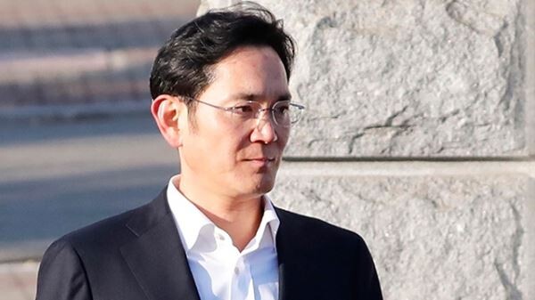 이재용 삼성전자 부회장이 제일모직과 옛 삼성물산의 부당한 합병 비율로 최대 4조 1000억원 규모의 부당이득을 봤고 국민연금은 최대 6750억원의 손실을 봤다는 분석이 시민단체로부터 제기됐다. (사진=연합뉴스)