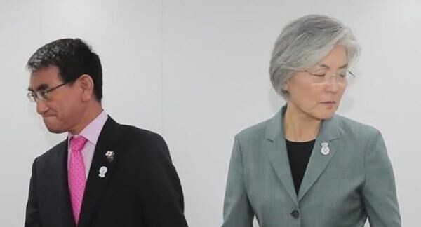 일본이 2일 각의(국무회의)를 열어 한국의 백색국가 제외를 핵심으로 한 수출무역관리령 개정안을 의결하며 한국에 대한 노골적인 보복을 단행했다. (사진제공=연합뉴스)