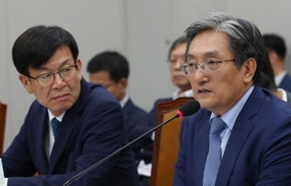 노영민 대통령 비서실장이 지난 6일 "(대법원의 강제징용) 판결 전부터 저희가 예상되는 일본의 조치에 대해 삼성 등 기업들과 정보를 공유했다"고 밝혔다. (사진제공=연합뉴스)