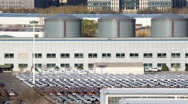 11일 한국자동차산업협회에 따르면 올해 상반기 현대·기아차의 중국 공장 생산량은 총 44만 1560대로 지난해 동기(55만 4629대)보다 20.4% 감소했다. 날개없는 추락이 본격화되고 있는 셈이다. (사진제공=연합뉴스)