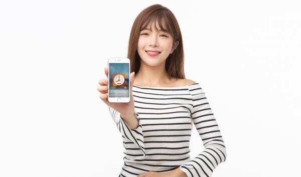 ▲국내유일 타임커머스를 표방하는 티몬이 시간별 타임행사를 알려주는 '타임워치'를 개발했다. 티몬 이용자들의 타임특가 이용 편의를 높인 것. 6일 현재 안드로이드 앱에서만 이용이 가능하다. iOS는 추후 개발될 예정이다. [사진=티몬]