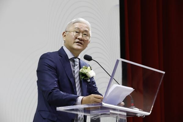 ▲아모레퍼시픽그룹 74주년 기념식에서 서경배 회장이 발언하는 모습. [사진=아모레퍼시픽그룹]