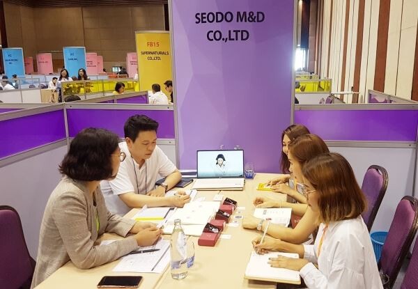현대홈쇼핑방콕 한류박람회 상담회 장면.[사진제공=현대백화점그룹]