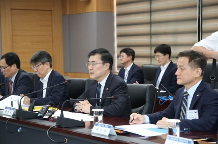 손병두 금융위원회 부위원장은 25일 서울 중구 IBK파이낸스타워에서 열린 기업은행 ‘IBK 퍼스트랩(1st Lab)’ 출범식에 참석했다.[사진 = 금융위원회]