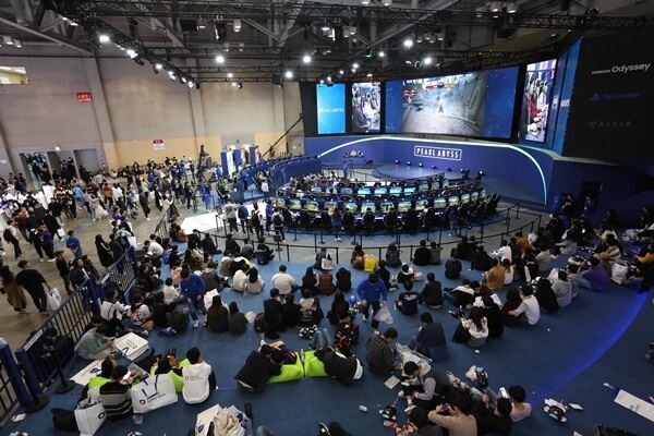 국제게임전시회 '지스타 2019'가 24만명이 넘는 관람객으로 수치적 분석에서 접근했을 때 지난해 23만명을 뛰어 넘어 '역대 최고 흥행'이라는 분석이 나온다. (사진제공=펄어비스)