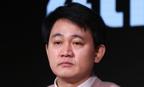 방준혁 넷마블 의장이 지난 2일 새해 경영 목표로 '강한 넷마블, 건강한 넷마블'을 내세웠다. (사진제공=연합뉴스)