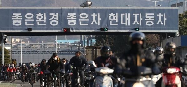 신종 코로나바이러스 감염증 여파로 현대자동차가 순차적 휴업에 들어간 가운데 노동조합이 휴업 기간 해외여행 자제를 당부했다. (사진제공=연합)