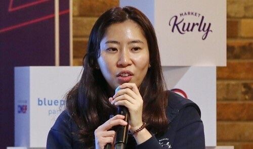 김슬아 마켓컬리 대표가 서울 송파구 장지동 물류센터에서 코로나19 확진자가 발생한 것에 대해 “고객에게 심려를 끼쳐 진심으로 사과 드린다”고 밝혔다.