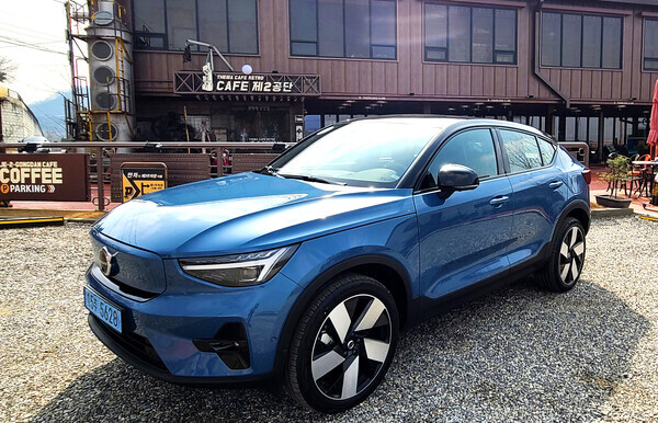 볼보의 첫 번째 순수 전기 쿠페형 SUV C40 리차지. 사진=이범석 기자