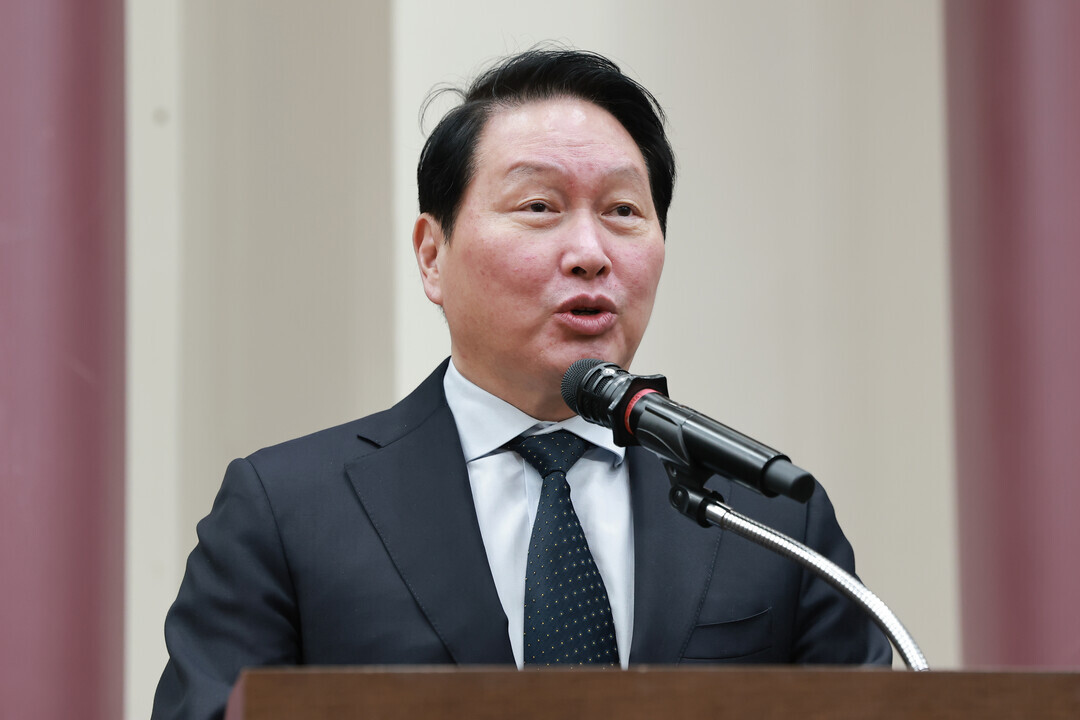 최태원 “AI 수출국 전환”…SK, ...